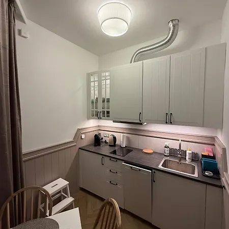 Oakland * Debina (Ustka)